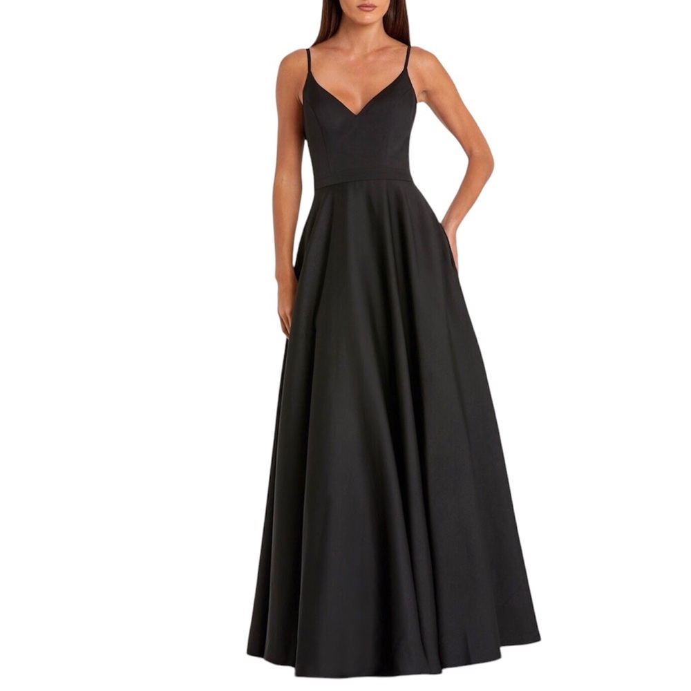 Mac Duggal Black Backless V-Neck Ball Gown - Picture 3 of 8